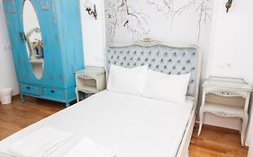 Charming Apartment In Pagkrati- Gtd95602
